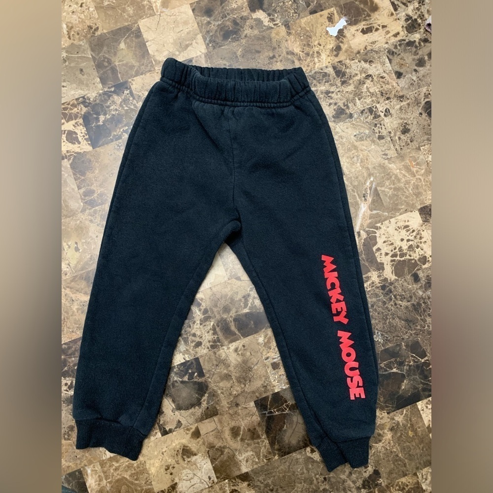 4/30$ Disney Micke mouse jogger unisex 2 years